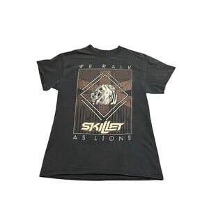 🔥 Throwback Skillet We Walk As Lions Black Tee Fair Condition Men's Med! 🔥